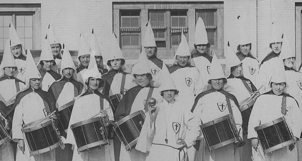 The drum corps of the Dallas Women’s KKK poses in front of Union Station around 1930. The Dallas Klan No. 66 at one time was the largest KKK chapter in the nation. (Photos courtesy of the Library of Congress and the DeGolyer Library, Southern Methodist University)